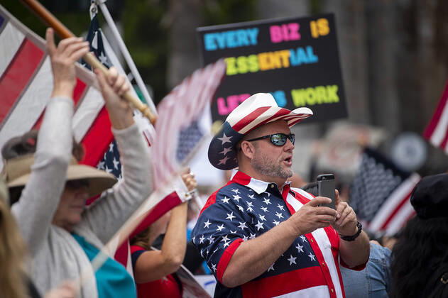 News Bilder des Tages April 20, 2020, Sacramento, CA, USA: Demonstrators converged on the California Capitol in Sacramento on Monday, April 20, 2020, to protest the state s stay-at-home orders to slow the spread of the coronavirus. Sacramento USA - ZUMAj89_ 20200420_zaf_j89_005 Copyright: xPaulxKitagakixJr.x