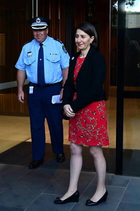 GLADYS BEREJIKLIAN CORONAVIRUS PRESSER, NSW Premier Gladys Berejiklian arrives to speak to the media during a press conference in Sydney, Tuesday, April 21, 2020. ( NO ARCHIVING, EDITORIAL USE ONLY, NO USE IN BOOKS WITHOUT CONSENT SYDNEY NSW AUSTRALIA  Copyright: xJOELxCARRETTx 20200421001464492441