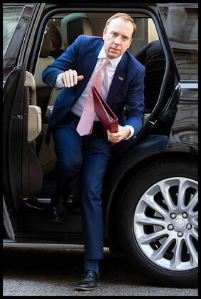 . 21 04 2020. London, United Kingdom. Coronavirus Briefing In Downing Street. Matt Hancock - Secretary of State for Health and Social Care arrives in Downing Street ahead of Covid-19 briefing.  xMartynxWheatleyx xi-Imagesx IIM-21044-0002