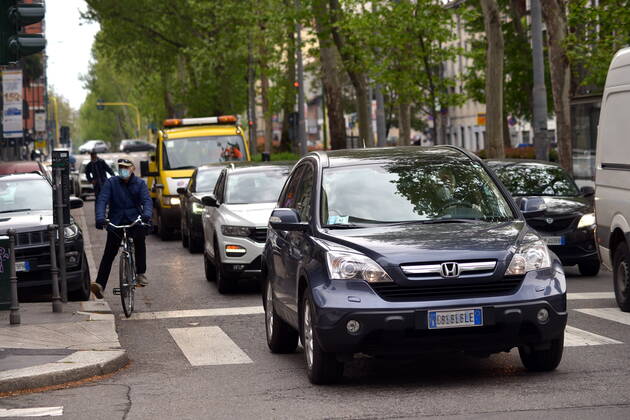 Milan, increase in mobility despite coronavirus emergency (Maurizio Maule Fotogramma, Milan - 2020-04-21) p.s. la foto e utilizzabile nel rispetto del contesto in cui e stata scattata, e senza intento diffamatorio del decoro delle persone rappresentate  Copyright: xMaurizioxMaulex xFOTOGRAMMAx