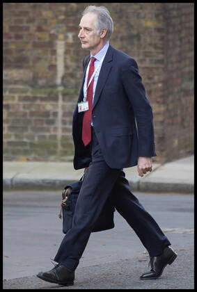 . 21 04 2020. London, United Kingdom. Coronavirus Briefing In Downing Street. Professor John Newton, director of health improvement at Public Health England, arrives in Downing Street ahead of Covid-19 briefing.  xMartynxWheatleyx xi-Imagesx IIM-21044-0007