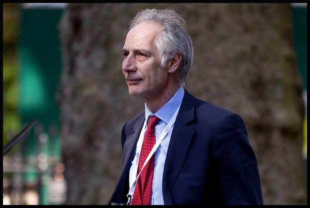 . 21 04 2020. London, United Kingdom. Coronavirus Briefing In Downing Street. Professor John Newton, director of health improvement at Public Health England, arrives in Downing Street ahead of Covid-19 briefing.  xMartynxWheatleyx xi-Imagesx IIM-21044-0010