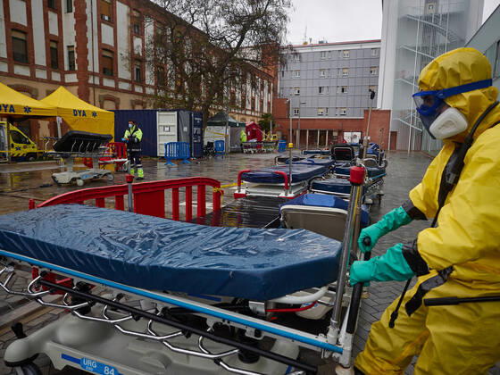 April 21, 2020, Pamplona, Navarra, SPAIN: DYA Navarra proceeds to disinfect the stretchers used by the Hospital Complex of Navarra during the Covid-19 pandemic on April 21, 2020 in Pamplona, Spain Pamplona SPAIN - ZUMAa181 20200421_zaa_a181_044 Copyright: xEduardoxSanzx