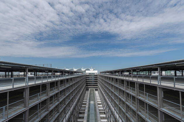 Auswirkungen Corona Flughafen München Im Bild Parkhaus P20 leer verlassen verweist Ebene 11 Hintergrund Dach MAC Munich Airport Center. München Flughafen München Bayern Deutschland Copyright: Passion2Press MarkusxFischerx