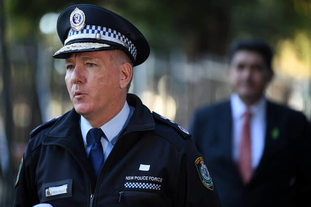 GLADYS BEREJIKLIAN CORONAVIRUS PRESSER, NSW Police Commissioner Mick Fuller speaks to the media during a press conference in Sydney, Wednesday, April 22, 2020. ( NO ARCHIVING, EDITORIAL USE ONLY, NO USE IN BOOKS WITHOUT CONSENT SYDNEY NSW AUSTRALIA  Copyright: xJOELxCARRETTx 20200422001464652786