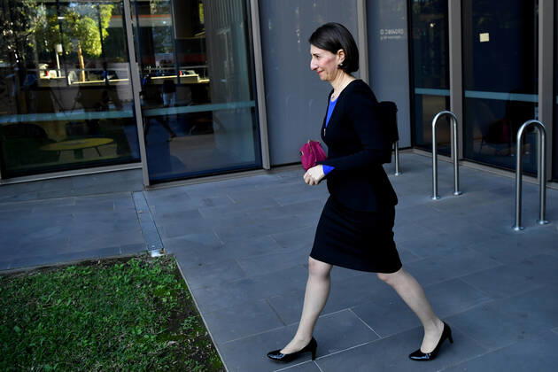 GLADYS BEREJIKLIAN CORONAVIRUS PRESSER, NSW Premier Gladys Berejiklian arrives to speak to the media during a press conference in Sydney, Wednesday, April 22, 2020. ( NO ARCHIVING, EDITORIAL USE ONLY, NO USE IN BOOKS WITHOUT CONSENT SYDNEY NSW AUSTRALIA  Copyright: xJOELxCARRETTx 20200422001464653833