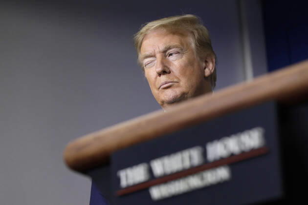 United States President Donald J. Trump winks to reporters at the Coronavirus Task Force press briefing at the White House in Washington on April 21, 2020. Copyright: xGripasx xPoolxviaxCNPx xMediaPunchx