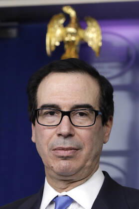News Bilder des Tages United States Secretary of the Treasury Steven T. Mnuchin speaks next to US President Donald J. Trump during the Coronavirus Task Force press briefing at the White House in Washington on April 21, 2020. Copyright: xGripasx xPoolxviaxCNPx xMediaPunchx