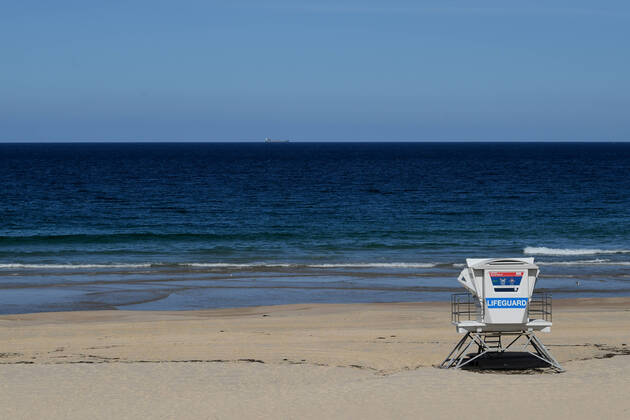 AUSTRALIA CORONAVIRUS BONDI BEACH, A closed Bondi Beach in Sydney, Wednesday, April 22, 2020. Sydney s iconic Bondi Beach will partially open to swimmers and surfers next week as more beaches in NSW begin easing COVID-19 restrictions.( NO ARCHIVING, EDITORIAL USE ONLY, NO USE IN BOOKS WITHOUT CONSENT SYDNEY NSW AUSTRALIA  Copyright: xJOELxCARRETTx 20200422001464678628
