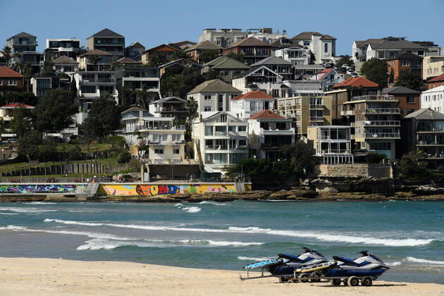 AUSTRALIA CORONAVIRUS BONDI BEACH, A closed Bondi Beach in Sydney, Wednesday, April 22, 2020. Sydney s iconic Bondi Beach will partially open to swimmers and surfers next week as more beaches in NSW begin easing COVID-19 restrictions.( NO ARCHIVING, EDITORIAL USE ONLY, NO USE IN BOOKS WITHOUT CONSENT SYDNEY NSW AUSTRALIA  Copyright: xJOELxCARRETTx 20200422001464678783