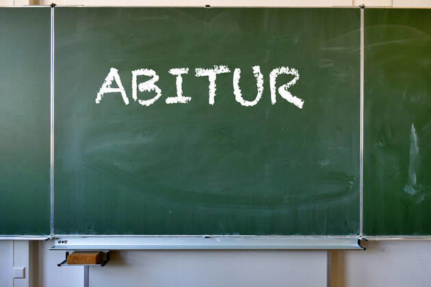 Wandtafel mit Aufschrift ABITUR, Deutschland Wandtafel mit Aufschrift