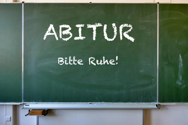 News Bilder des Tages Wandtafel mit Aufschrift ABITUR Bitte Ruhe!, Deutschland Wandtafel mit Aufschrift