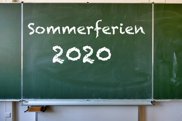 Wandtafel mit Aufschrift SOMMERFERIEN, Deutschland Wandtafel mit Aufschrift