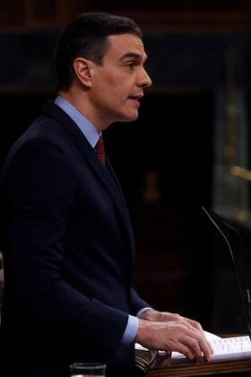 Spanish Prime Minister, Pedro Sanchez, delivers a speech during a new Spanish Government s question time session at Lower Chamber of Spanish Parliament, in Madrid, Spain, 22 April 2020. Government will expound the results of the lastest European Council meetings and the reasons to ask for the third extension of the state of alarm declared due to coronavirus outbreak. Spanish Government s question time session at Lower Chamber !ACHTUNG: NUR REDAKTIONELLE NUTZUNG!  Copyright: xJ.J.xGuillenx GRAF3892 20200422-637231439194818346