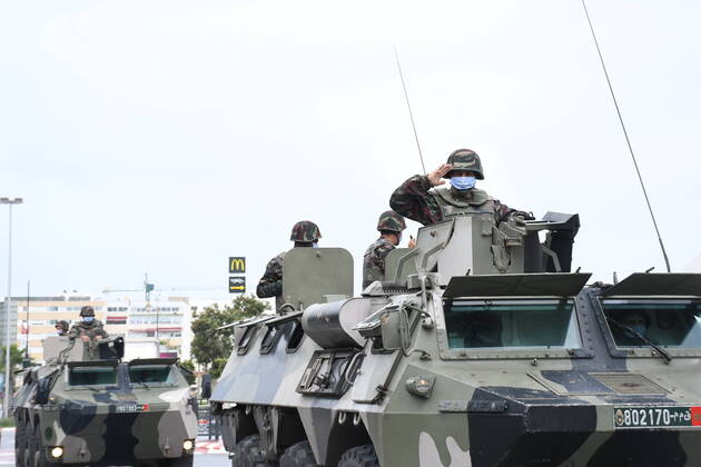 (200422) -- RABAT, April 22, 2020 -- Soldiers wearing masks are seen on military vehicles in Rabat, Morocco, April 21, 2020. Morocco has extended the state of medical emergency until May 20, in order to strengthen preventive measures to combat the spread of the novel coronavirus. (Photo by Xinhua) MOROCCO-RABAT-COVID-19-MEDICAL EMERGENCY Chadi 