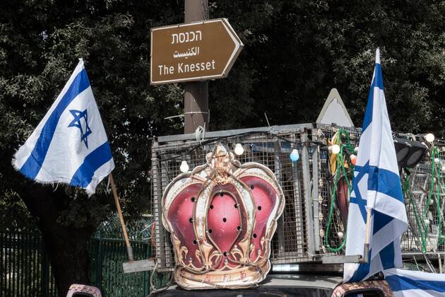 April 22, 2020, Jerusalem, Israel: Self employed teachers and caretakers of privately run preschool establishments protest outside the Israeli parliament demanding government financial assistance in light of the Coronavirus outbreak and lockdown leaving them with rent and taxes to pay but no income. Jerusalem Israel - ZUMAa126 20200422_zap_a126_012 Copyright: xNirxAlonx