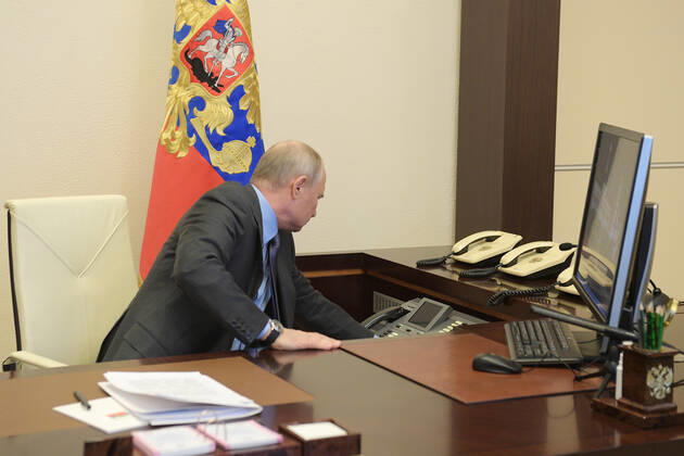 MOSCOW REGION, RUSSIA - APRIL 22, 2020: Russia s President Vladimir Putin holds a meeting with Sverdlovsk Region Governor Yevgeny Kuivashev via video link from Novo-Ogarevo residence. Alexei Druzhinin Russian Presidential Press and Information Office TASS  TS0D6AE9