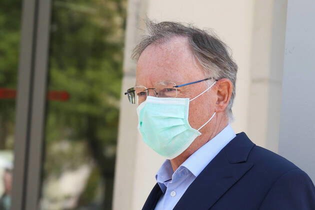 Hannover, Statement des Ministerpräsidenten Stephan Weil zur Maskenpflicht , Stephan Weil mit Mundschutz, Maske, Schutzmaske, Mund-Nasen-Bedeckung Alltagsmaske,