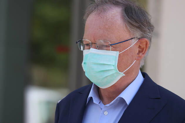 Hannover, Statement des Ministerpräsidenten Stephan Weil zur Maskenpflicht , Stephan Weil mit Mundschutz, Maske, Schutzmaske, Mund-Nasen-Bedeckung Alltagsmaske,