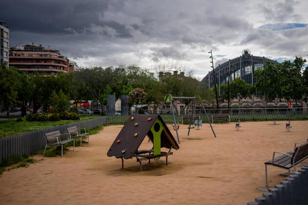 April 22, 2020, Barcelona, Catalonia, Spain: An empty playground in Barcelona, city s parks and gardens remain closed to try to stop the spread of the coronavirus. Spain will begin deescalation of coronavirus measures without knowing the incidence of the epidemic, coronavirus deaths stabilize with 435 in the past 24 hours. Barcelona Spain - ZUMAb137 20200422_zap_b137_007 Copyright: xJordixBoixareux