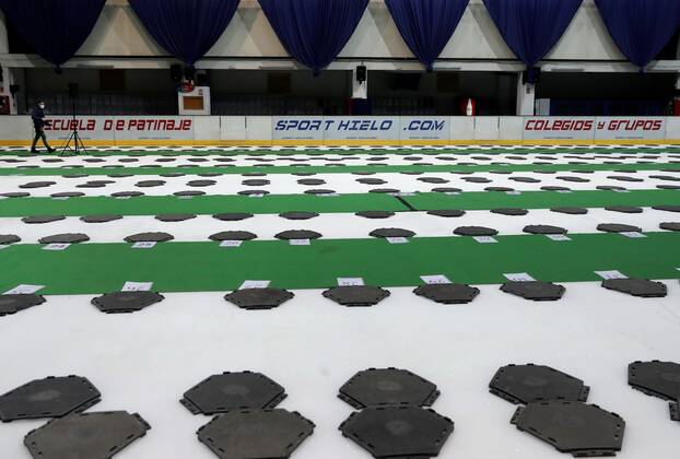 View of the floor divided in sections to arrange coffins during the closing ceremony of the special morgue enabled for coronavirus victims at the ice skating venue Palacio de Hielo in Madrid, Spain, 22 April 2020. Closure of the special morgue set up for coronavirus victims in Madrid !ACHTUNG: NUR REDAKTIONELLE NUTZUNG!  Copyright: xCHEMAxMOYAx GRAF4181 20200422-637231619136271800