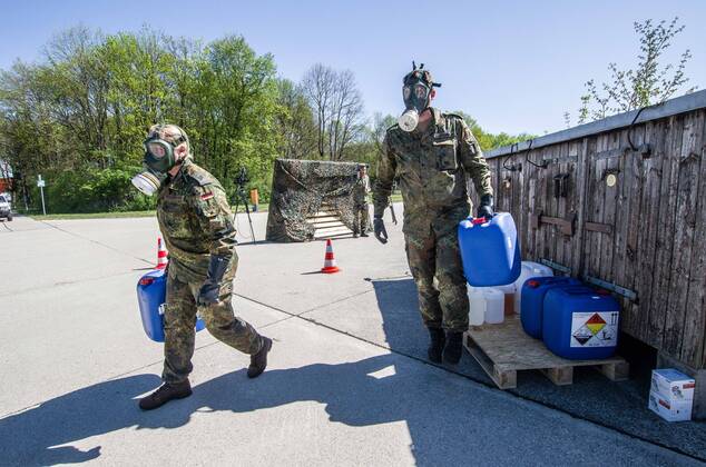 April 22, 2020, Neubiberg Bei Muenchen, Bavaria, Germany: At the Bundeswehr Universitaet (Military University of Germany) in Neubiberg near Munich, Bavarian Interior Minister Joachim Herrmann, Generalleutnant Martin Schelleis, dem Nationalen Territorialen Befehlshaber und Inspekteur der Streitkro¤ftebasis, as well as members of the Technisches Hilfswerk (Federal Agency for Technical Relief) were on hand to explain the effort and coordination of the production of large amounts of surface disinfectants used to help in the fight against SARS-CoV-2 Coronavirus. Germany is currently at 148,174 positive diagnoses with 4,961 deaths. Neubiberg Bei Muenchen Germany - ZUMAb160 20200422_zbp_b160_084 Copyright: xSachellexBabbarx