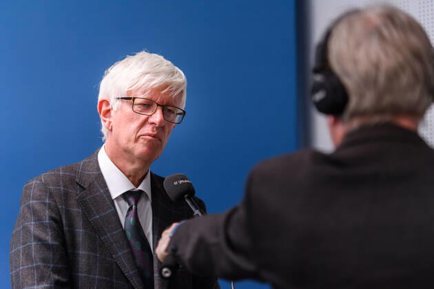 200422 Johan Carlson, Director General at The Public Health Agency, speaks with media after a press conference with the government of Sweden regarding the coronavirus, Covid-19, on April 22, 2020 in Stockholm. Photo: Maxim ThorÃ BILDBYRAN kod MT bbeng presskonferens regeringen politik corona virus coronaviruset covid-19 press conference public events coronavirus Copyright: MAXIMxTHORE 0047207692st