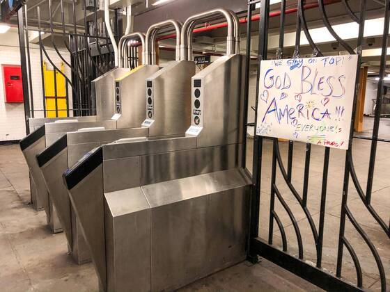 April 22, 2020, New York, New York, USA: A message is seen at a subway station in the Harlem neighborhood on Manhattan Island. The city is the epicenter of the new Coronavirus Pandemic. New York USA - ZUMAv122 20200422_zap_v122_003 Copyright: xWilliamxVolcovx