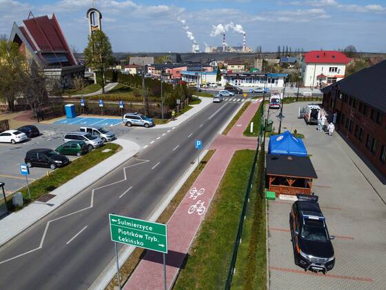 KLESZCZOW 22.04.2020 DOM POMOCY SPOLECZNEJ IM SWIETEJ BARBARY W KLESZCZOWIE ZOSTAL DZISIAJ EWAKUOWANY . 60 OSOB PRZEWIEZIONO DO SZPITALI , 55 ZARAZONYCH , 5 PODEJRZANYCH ZAKAZENIEM COVID19 . FOT MIKOLAJ ZACHAROW NEWSPIX --- Newspix.pl Evacatuation of nursing home care in Kleszczow. 55 patients are infected with Covid19.  DJI_0783