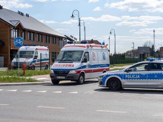 KLESZCZOW 22.04.2020 DOM POMOCY SPOLECZNEJ IM SWIETEJ BARBARY W KLESZCZOWIE ZOSTAL DZISIAJ EWAKUOWANY . 60 OSOB PRZEWIEZIONO DO SZPITALI , 55 ZARAZONYCH , 5 PODEJRZANYCH ZAKAZENIEM COVID19 . FOT MIKOLAJ ZACHAROW NEWSPIX --- Newspix.pl Evacatuation of nursing home care in Kleszczow. 55 patients are infected with Covid19.  P4220462