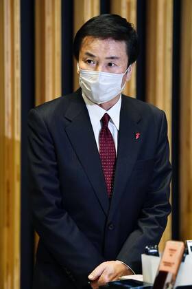 New coronavirus Chiba Gov. Kensaku Morita meets the press in Tokyo on April 22, 2020, after holding talks with Japanese economic revitalization minister Yasutoshi Nishimura over the coronavirus pandemic. 