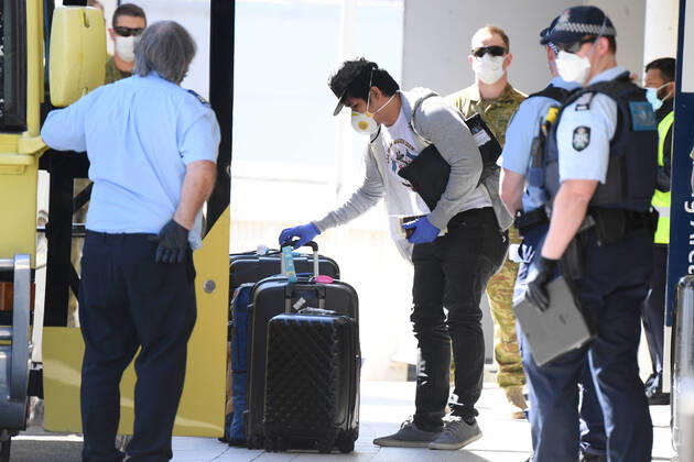 RUBY PRINCESS DEPARTURE, Crew from the Ruby Princess cruise ship are seen arriving at Sydney International Airport in Sydney, Thursday, April 23, 2020. The Ruby Princess cruise ship has been told to leave Australia by Thursday, as an inquiry begins. ( NO ARCHIVING, EDITORIAL USE ONLY, NO USE IN BOOKS WITHOUT CONSENT SYDNEY NSW AUSTRALIA  Copyright: xDANxHIMBRECHTSx 20200423001464855116