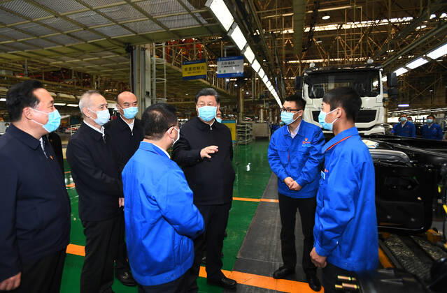 (200423) -- XI AN, April 23, 2020 -- Chinese President Xi Jinping, also general secretary of the Communist Party of China Central Committee and chairman of the Central Military Commission, learns about the reopening of business in Shaanxi Automobile Holding Group in Xi an, capital of northwest China s Shaanxi Province, April 22, 2020. Xi on Wednesday inspected the city of Xi an during his trip to northwest China s Shaanxi Province. ) CHINA-SHAANXI-XI AN-XI JINPING-INSPECTION (CN) XiexHuanchi 