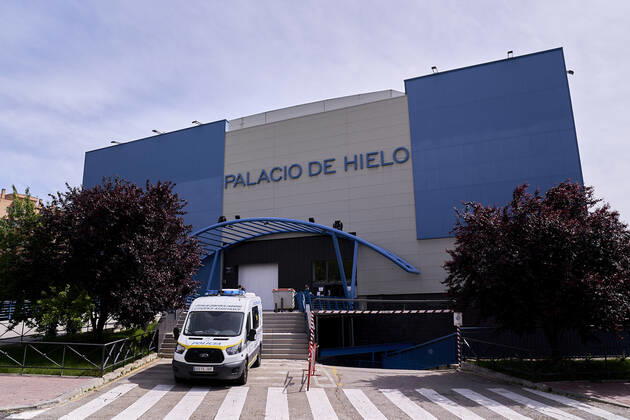 April 22, 2020, Madrid, Spain: A general view of the Palacio de Hielo morgue during its closure..Spanish Authorities held a ceremony to mark the closure of a makeshift morgue for covid 19 victims which had been operating at Madrid™s Palacio de Hielo ice rink. Madrid Spain - ZUMAs197 20200422_zaa_s197_202 Copyright: xLeganxP.xMacex