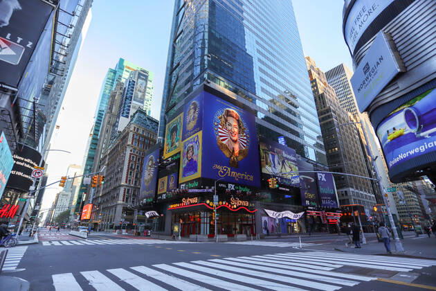 April 22, 2020, New York, New York, United States: 42nd Street in Manhattan in New York City in the United States. New York City is the epicenter of the Coronavirus pandemic New York United States - ZUMAv122 20200422_zap_v122_050 Copyright: xWilliamxVolcovx