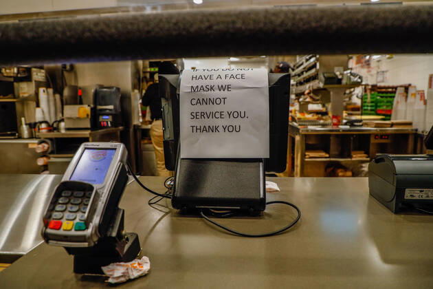 April 22, 2020, New York, NEW YORK, USA: Message asking to wear protective mask I entered the Burguer King store in New York during the Coronavirus COVID-19 pandemic in New York in the United States. New York USA - ZUMAc233 20200422_zsp_c233_013 Copyright: xVanessaxCarvalhox
