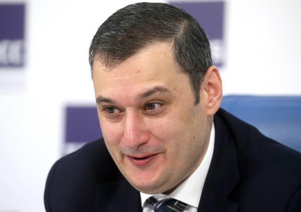 MOSCOW, RUSSIA - APRIL 23, 2020: Alexander Khinshtein, chairman of the Russian State Duma s Information Policy, Information Technologies, and Communications Committee, during an online press conference on launching an educational TV project titled My Online School for senior high school students. Sergei Savostyanov TASS  TS0D6C3A