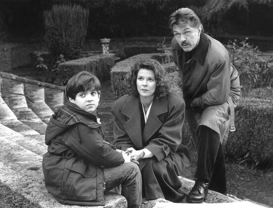 CHILD IN THE NIGHT, Elijah Wood, JoBeth Williams, Tom Skeritt, 1990, Allied Communications Courtesy: Everett Collection Allied Communications Courtesy: Everett Collection !ACHTUNG AUFNAHMEDATUM GESCHÃ„TZT! PUBLICATIONXNOTxINxCANxCHNxFRAxITAxJPNxNORxPOLxRUSxESPxUKxUSA Copyright: xCourtesyxEverettxCollectionx TBDCHIN EC008
