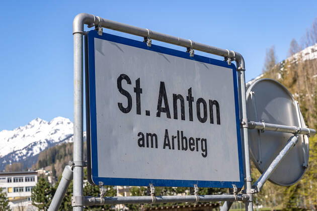 St. Anton 23.04.2020, St. Anton, AUT, Coronaviruskrise, das taegliche Leben in St. Anton am Arlberg. Seit Mitternacht gehoert die Quarantaene, die ueber das Tiroler Paznauntal sowie ueber die Gemeinden St. Anton am Arlberg und Soelden verhaengt war, der Vergangenheit an. Grundlage fuer die Entscheidung war die geringe Zahl an Neuinfektionen in den vergangenen Tagen. im Bild Situation in St. Anton Situation, the Daily Life during the Coronavirus Pandemie in St. Anton am Arlberg. Since midnight, the quarantine that was imposed on the Tyrolean Paznaun Valley and the communities of St. Anton am Arlberg and Soelden has been a thing of the past. The decision was based on the low number of new infections in the past few days. Austria on 2020 04 23.