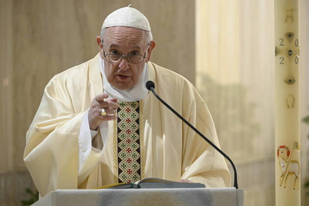 NO FRANCE - NO SWITZERLAND: April 22,2020 : Pope Francis celebrates a mass in Saint Marta at the Vatican EDITORIAL USE ONLY. NOT FOR SALE FOR MARKETING OR ADVERTISING CAMPAIGNS  Copyright: x VATICANxMEDIAx CPPx xIPAx xCatholicxPressxPhotox