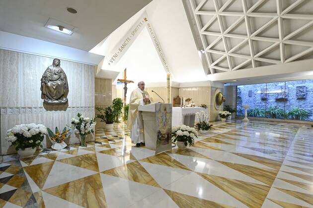 NO FRANCE - NO SWITZERLAND: April 22,2020 : Pope Francis celebrates a mass in Saint Marta at the Vatican EDITORIAL USE ONLY. NOT FOR SALE FOR MARKETING OR ADVERTISING CAMPAIGNS  Copyright: x VATICANxMEDIAx CPPx xIPAx xCatholicxPressxPhotox
