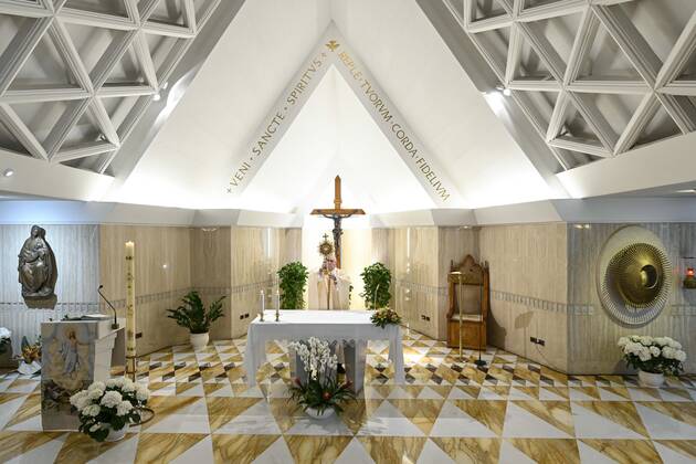 NO FRANCE - NO SWITZERLAND: April 22,2020 : Pope Francis celebrates a mass in Saint Marta at the Vatican EDITORIAL USE ONLY. NOT FOR SALE FOR MARKETING OR ADVERTISING CAMPAIGNS  Copyright: x VATICANxMEDIAx CPPx xIPAx xCatholicxPressxPhotox