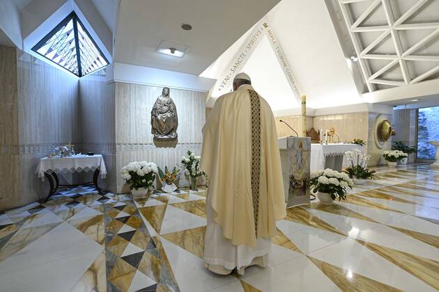 NO FRANCE - NO SWITZERLAND: April 22,2020 : Pope Francis celebrates a mass in Saint Marta at the Vatican EDITORIAL USE ONLY. NOT FOR SALE FOR MARKETING OR ADVERTISING CAMPAIGNS  Copyright: x VATICANxMEDIAx CPPx xIPAx xCatholicxPressxPhotox