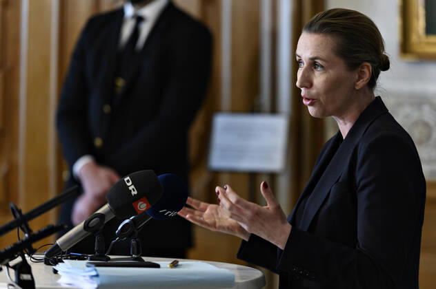Statsminister Mette Frederiksen (S) taler med pressen efter et partiledermoede om genaabning paa Christiansborg, torsdag den 23. april 2020. Partilederne moedes om teststrategi og den videre proces frem mod fase to af genaabningen af Danmark efter covid-19 nedlukningerne.. , Copenhagen Denmark Copyright: PhilipxDavali PhilipxDavalix cop105 spdk20200423-152816-L