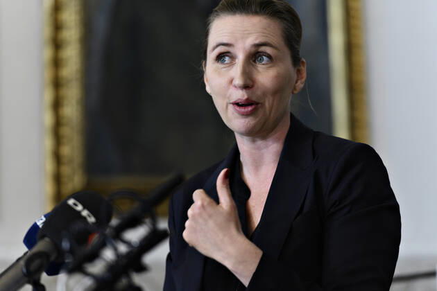 Statsminister Mette Frederiksen (S) taler med pressen efter et partiledermoede om genaabning paa Christiansborg, torsdag den 23. april 2020. Partilederne moedes om teststrategi og den videre proces frem mod fase to af genaabningen af Danmark efter covid-19 nedlukningerne.. , Copenhagen Denmark Copyright: PhilipxDavali PhilipxDavalix cop105 spdk20200423-152846-L