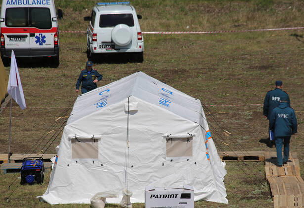 DONETSK, UKRAINE - APRIL 23, 2020: A tent at a field hospital for coronavirus patients set up by servicemen of the Emergency Situations Ministry of the Donetsk People s Republic as part of a COVID-19 response exercise; the exercise is aimed at providing a timely and efficient professional medical assistance to victims of emergencies in case of a lack of beds in hospitals. A similar field hospital can admit over 100 people. Valentin Sprinchak TASS  TS0D6D2B
