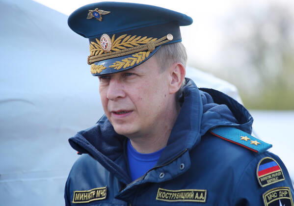 DONETSK, UKRAINE - APRIL 23, 2020: Alexei Kostrubitsky, Emergency Situations Minister of the Donetsk People s Republic, at a field hospital for coronavirus patients set up by servicemen of the Emergency Situations Ministry of the Donetsk People s Republic as part of a COVID-19 response exercise; the exercise is aimed at providing a timely and efficient professional medical assistance to victims of emergencies in case of a lack of beds in hospitals. A similar field hospital can admit over 100 people. Valentin Sprinchak TASS  TS0D6D43