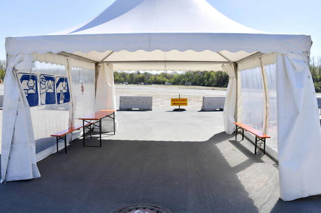Der Zentrale Festplatz am Kurt-Schumacher-Damm 207 wird zur ersten Corona-Teststation in Berlin. Berlin, 23.04.2020