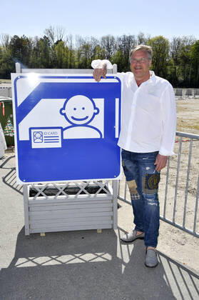 Michael Roden, 1. Vorsitzender des Schaustellerverbandes Berlin. Der Zentrale Festplatz am Kurt-Schumacher-Damm 207 wird zur ersten Corona-Teststation in Berlin. Berlin, 23.04.2020
