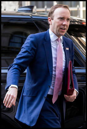 . 23 04 2020. London, United Kingdom. Coronavirus Briefing In Downing Street. Matt Hancock - Secretary of State for Health and Social Care arrives in Downing Street ahead of Covid-19 briefing.  xMartynxWheatleyx xi-Imagesx IIM-21054-0005